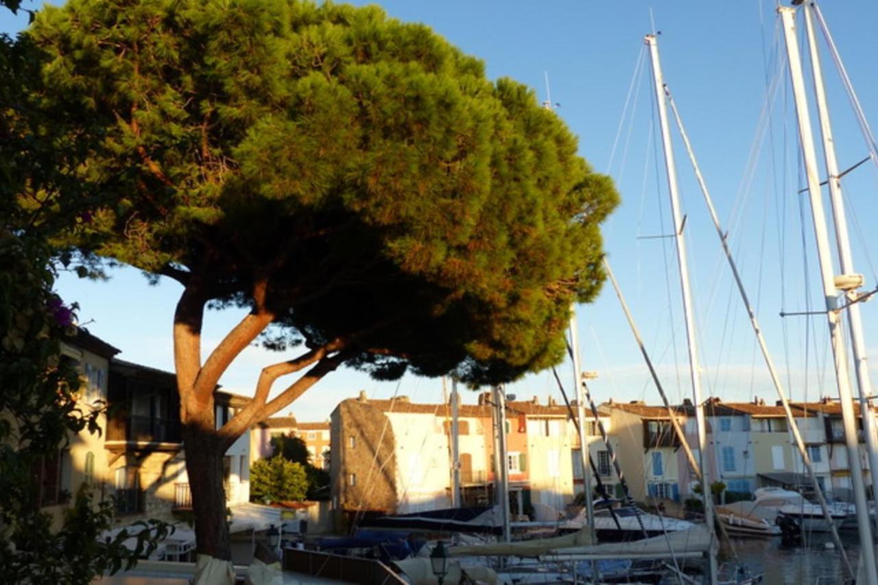 Charming Apartment Overlooking The Lake City Grimaud Luaran gambar