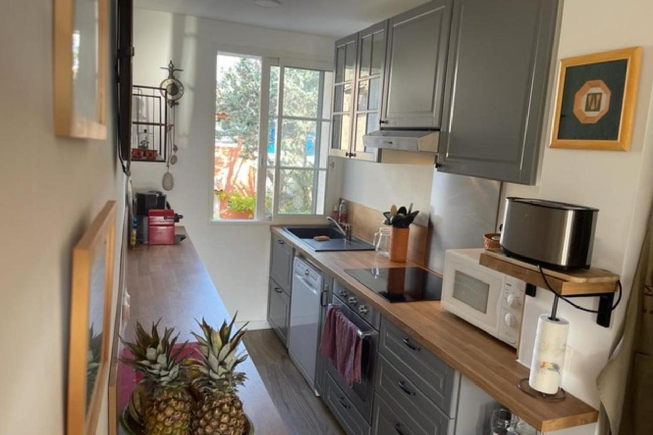 Charming Apartment Overlooking The Lake City Grimaud Luaran gambar